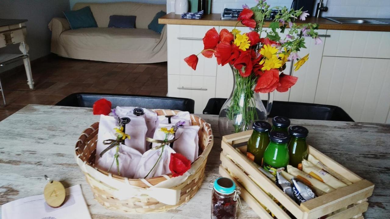 Agriturismo Casale San Benedetto Ceri ภายนอก รูปภาพ